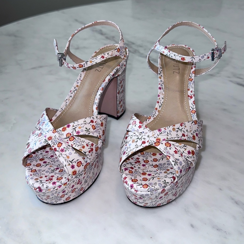 Schutz Keefa Raffia Floral Platform Sandals - Cream